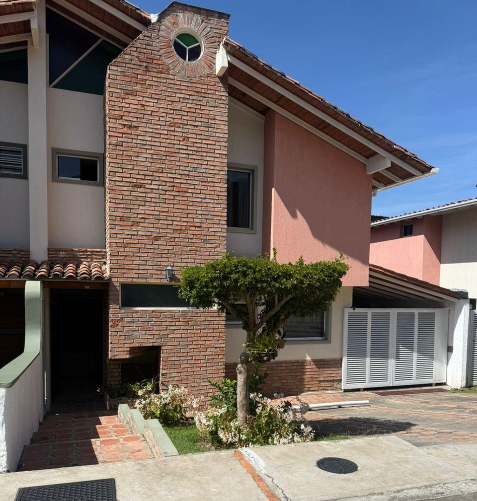 Casa En Venta - La Pedregosa Media - Res. Piedra Magica - Mérida - Estado Mérida