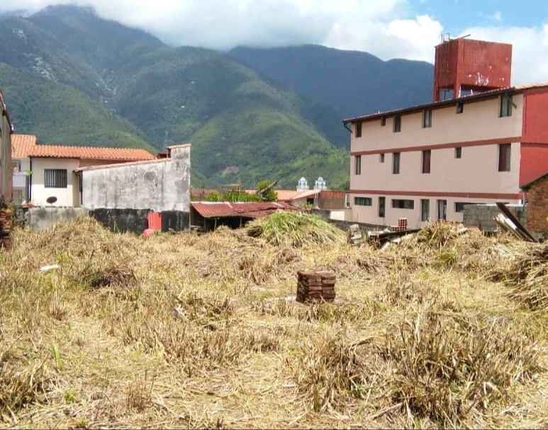 Terreno en Venta - Av. 4 Sector Milla - Centro de Mérida - Estado Mérida